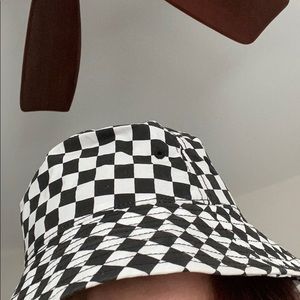 Checkered bucket hat